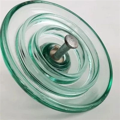 Isoladores de suspensão de vidro